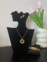 Set de joyería dorada de lujo